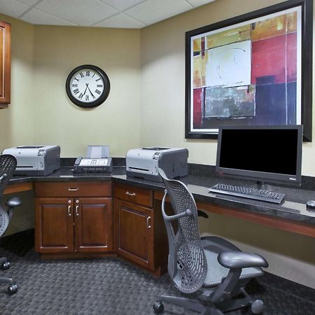 Hampton Inn & Suites Wichita-Northeast Buitenkant foto