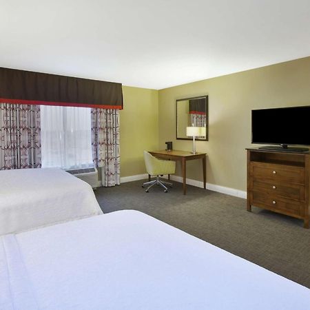 Hampton Inn & Suites Wichita-Northeast Buitenkant foto