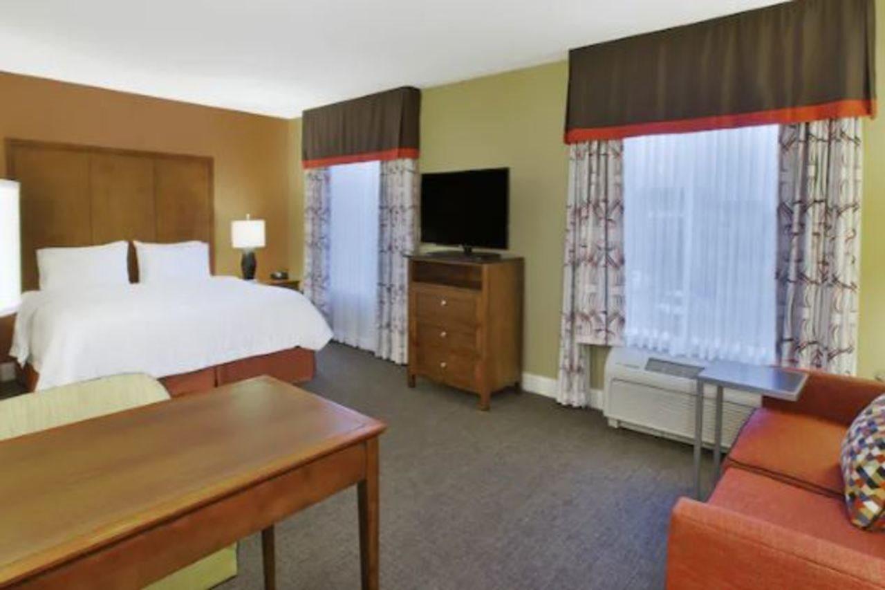 Hampton Inn & Suites Wichita-Northeast Buitenkant foto