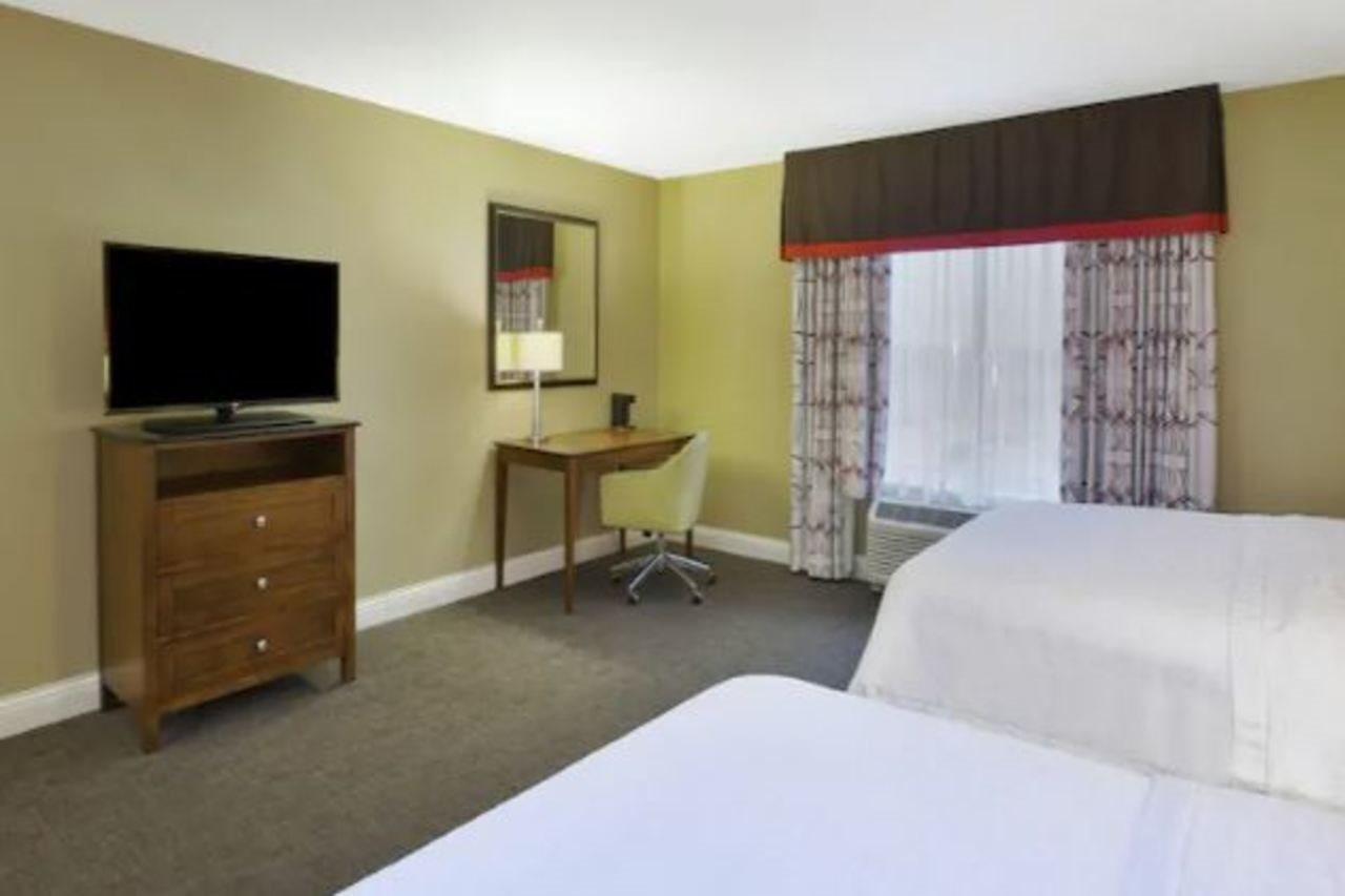 Hampton Inn & Suites Wichita-Northeast Buitenkant foto