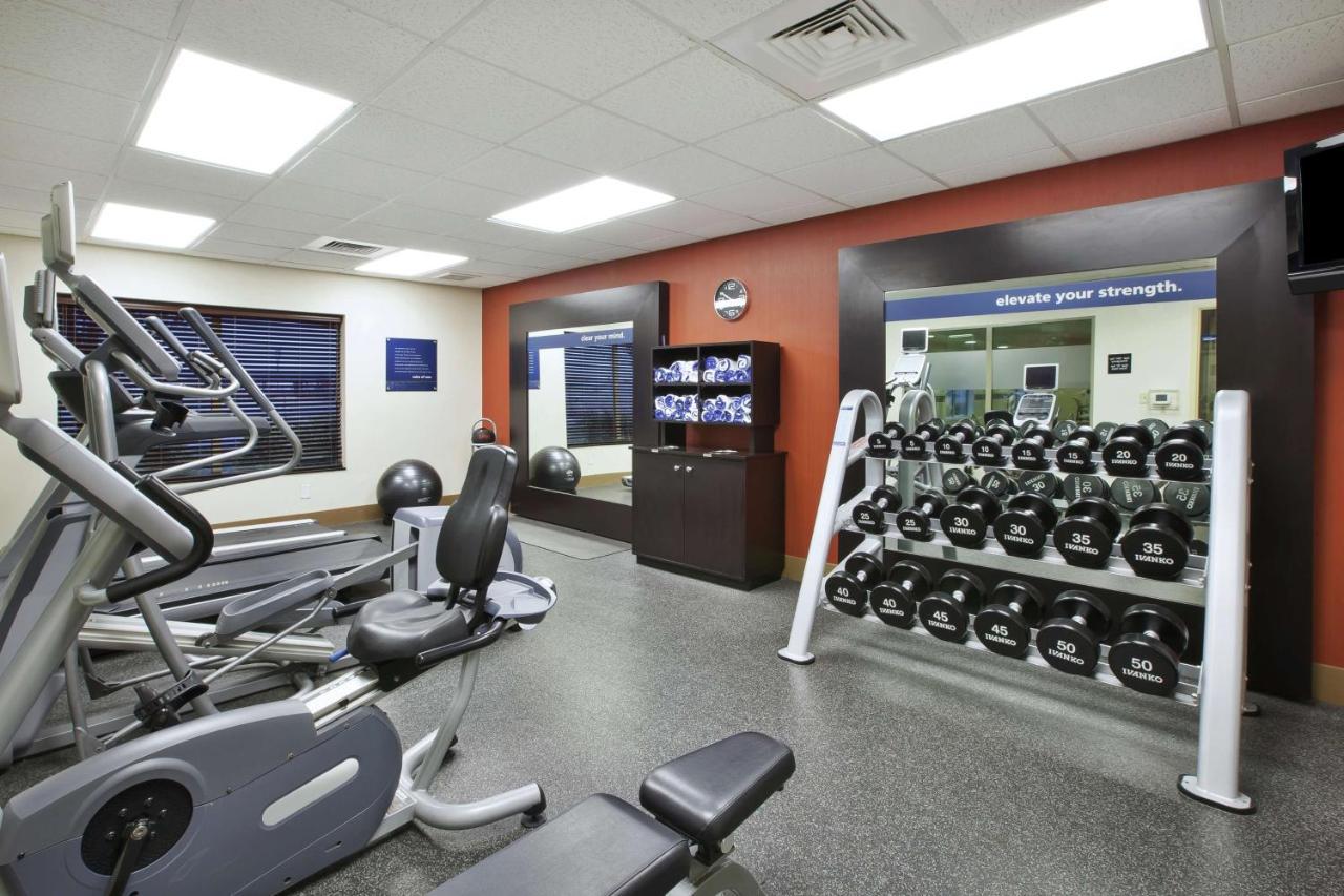 Hampton Inn & Suites Wichita-Northeast Buitenkant foto