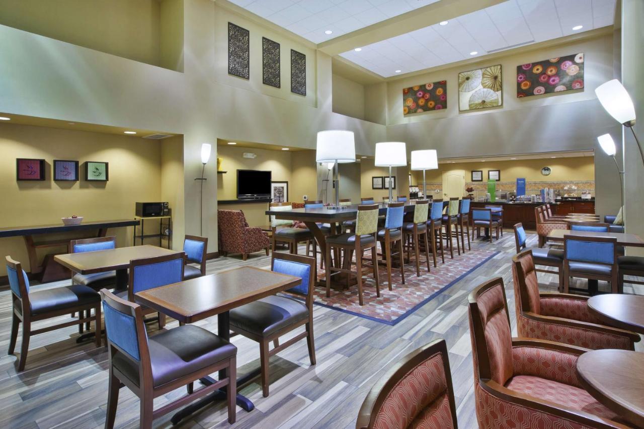 Hampton Inn & Suites Wichita-Northeast Buitenkant foto