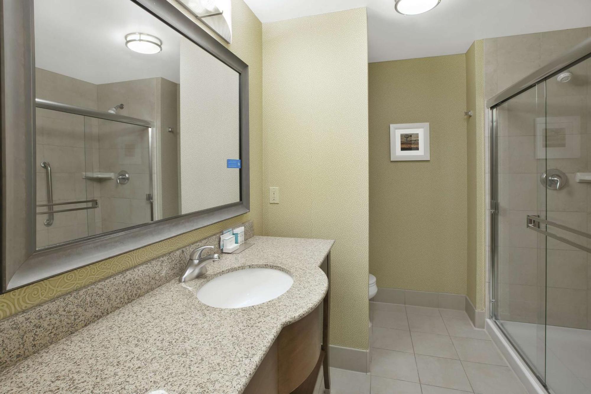 Hampton Inn & Suites Wichita-Northeast Buitenkant foto