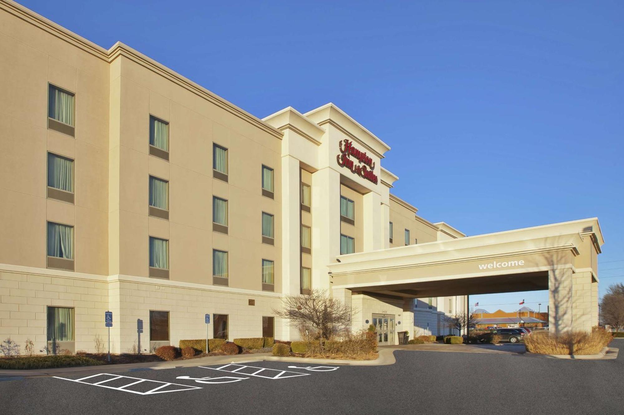 Hampton Inn & Suites Wichita-Northeast Buitenkant foto