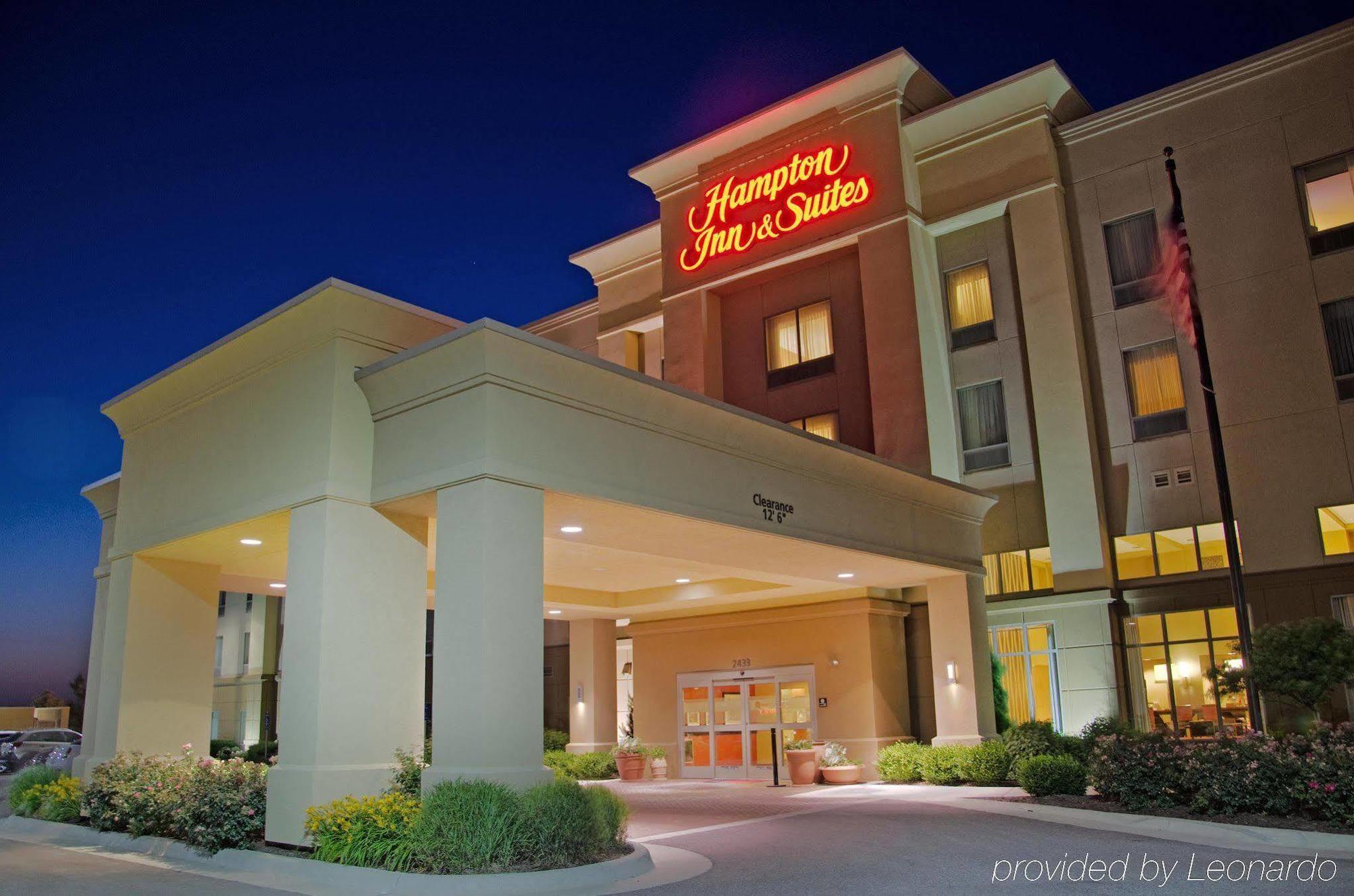 Hampton Inn & Suites Wichita-Northeast Buitenkant foto