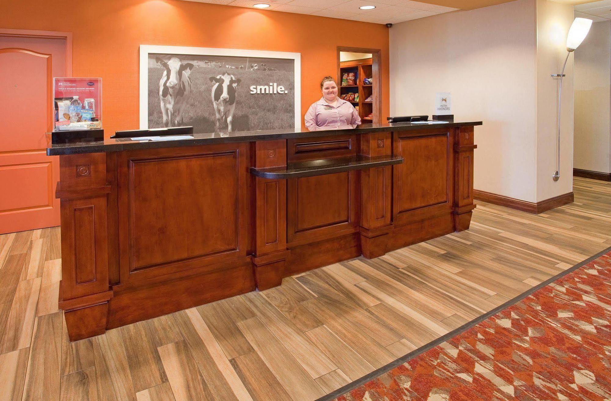 Hampton Inn & Suites Wichita-Northeast Buitenkant foto